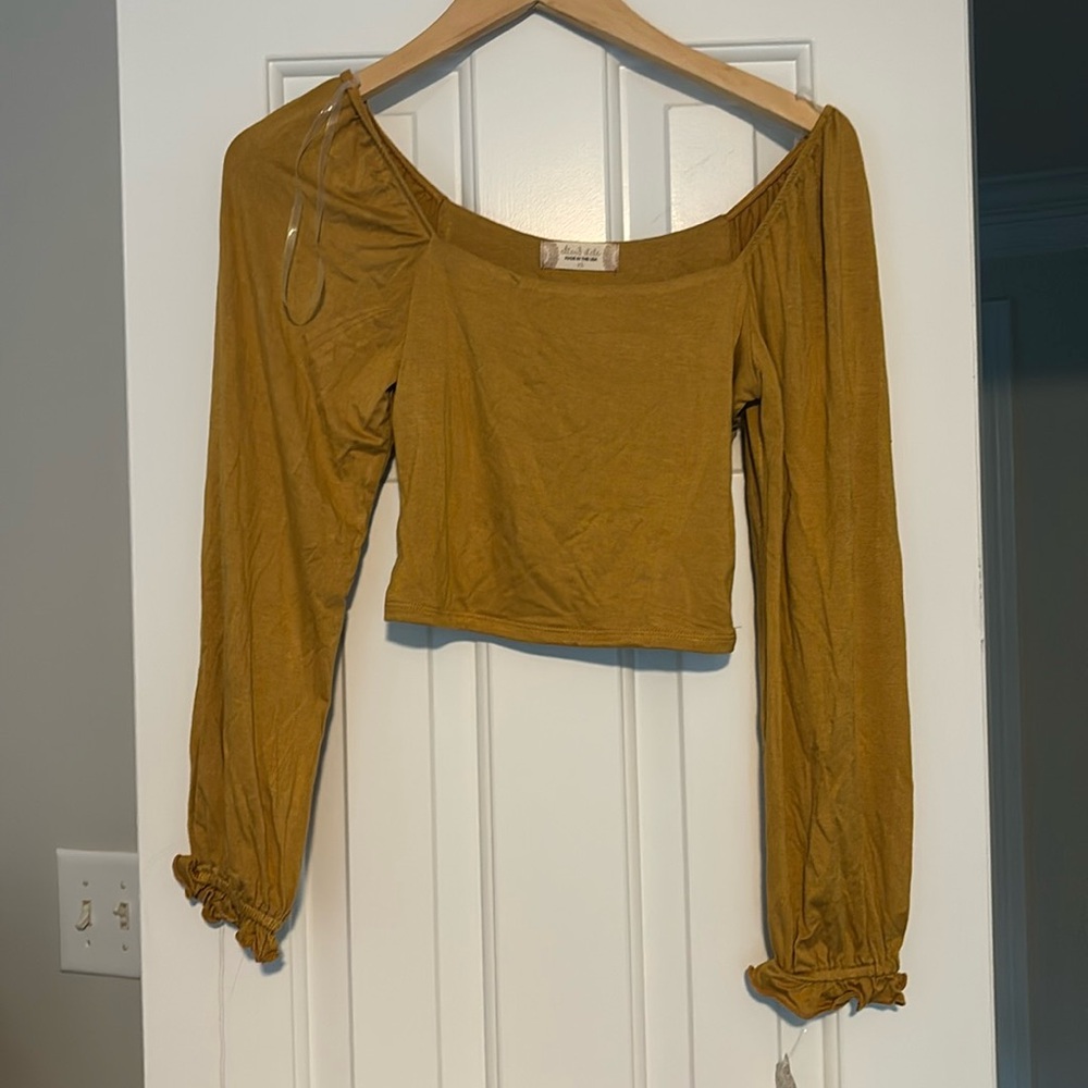 New with tags gold shirt